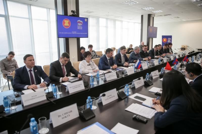 Развитие отношений России со странами АСЕАН обсудили в Приморье