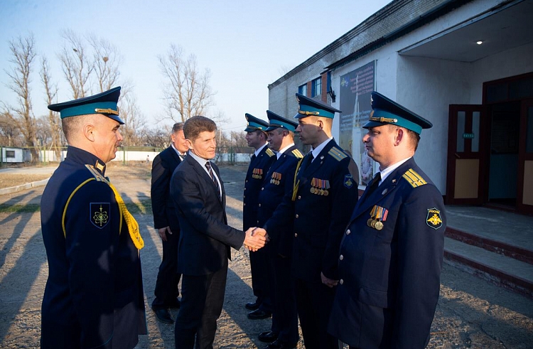 Олег Кожемяко поздравил военных с Днем космонавтики