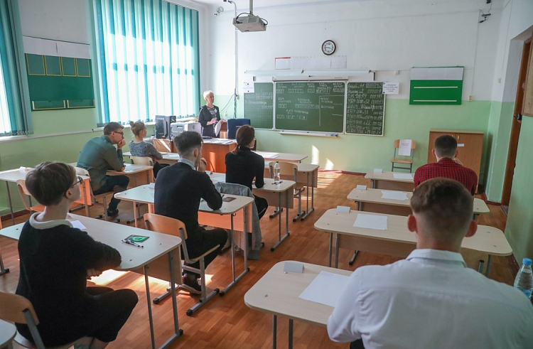 Более 10 тысяч участников ЕГЭ сдали математику в Приморье